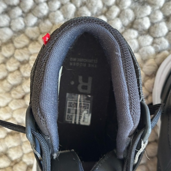 On The Roger Clubhouse Sneakers - Picture 5 of 6